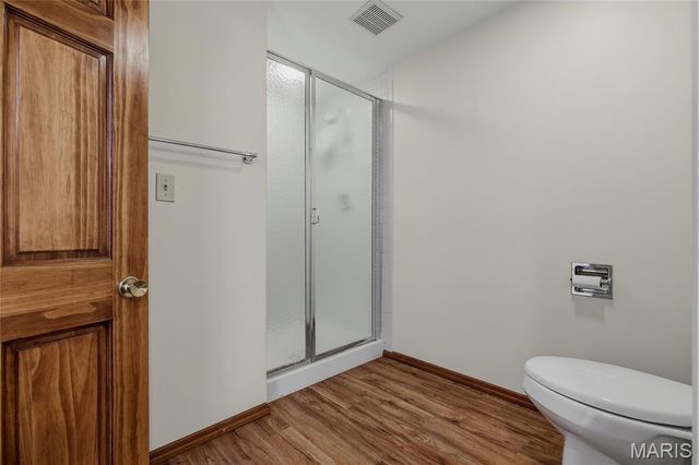 16 Williamsburg Road, Creve Coeur, MO 63141