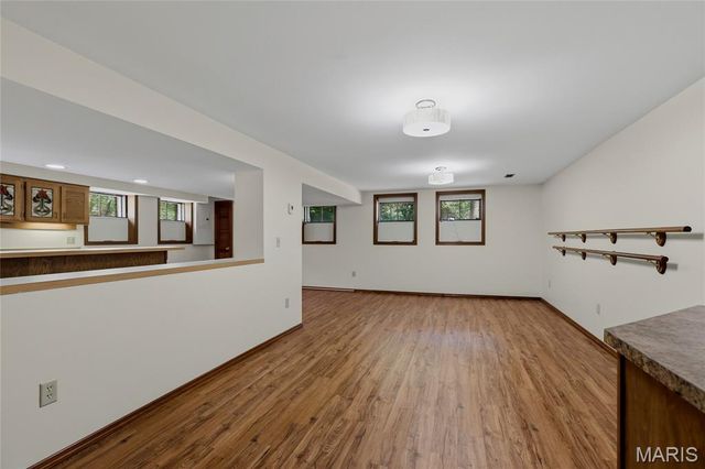 16 Williamsburg Road, Creve Coeur, MO 63141
