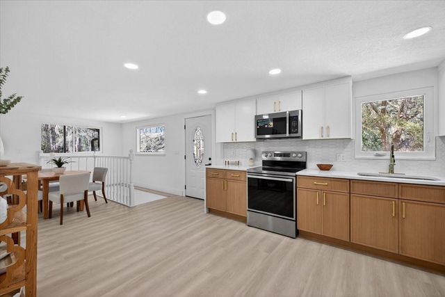 8940 WICKER LANE, New Port Richey, FL 34654