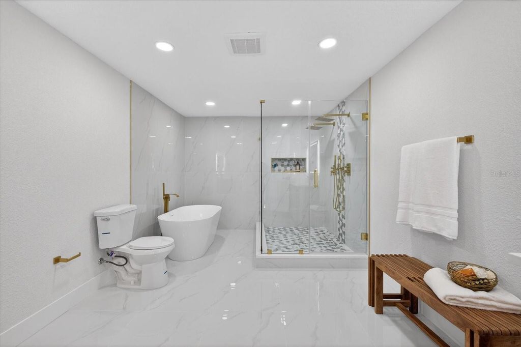 Image 11 of property listing at 8940 WICKER LANE, New Port Richey, FL 34654