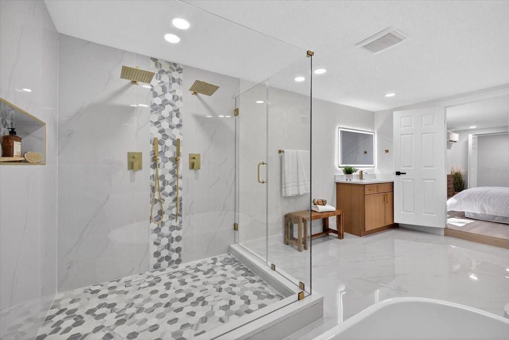 Image 13 of property listing at 8940 WICKER LANE, New Port Richey, FL 34654