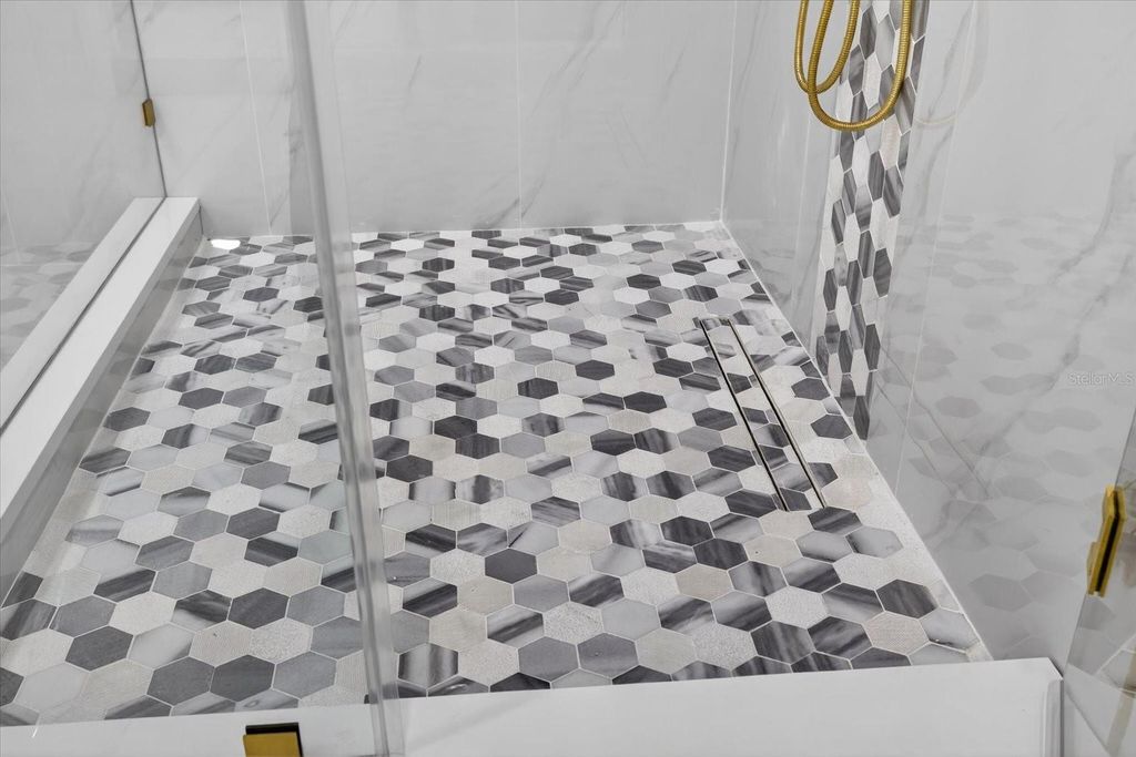 Image 14 of property listing at 8940 WICKER LANE, New Port Richey, FL 34654