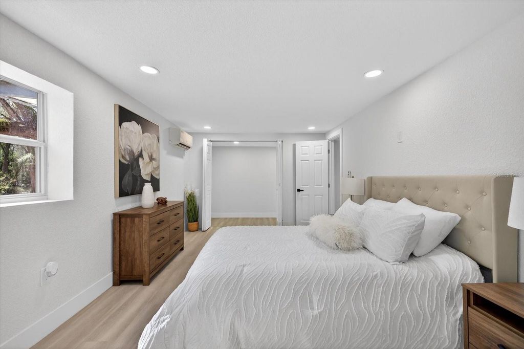 Image 17 of property listing at 8940 WICKER LANE, New Port Richey, FL 34654