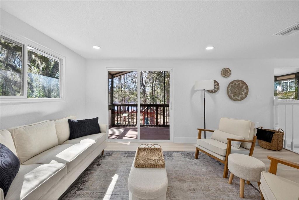 Image 34 of property listing at 8940 WICKER LANE, New Port Richey, FL 34654