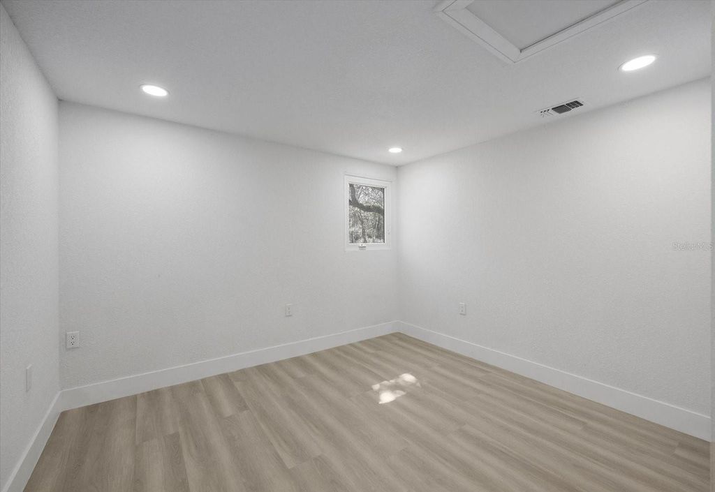 Image 36 of property listing at 8940 WICKER LANE, New Port Richey, FL 34654