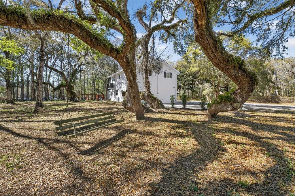 Image 53 of property listing at 8940 WICKER LANE, New Port Richey, FL 34654