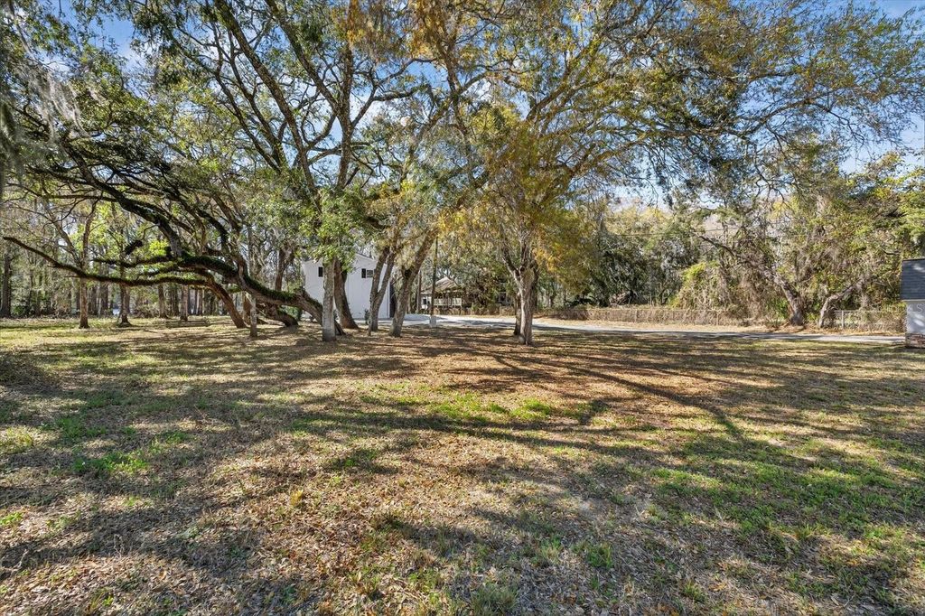 Image 54 of property listing at 8940 WICKER LANE, New Port Richey, FL 34654