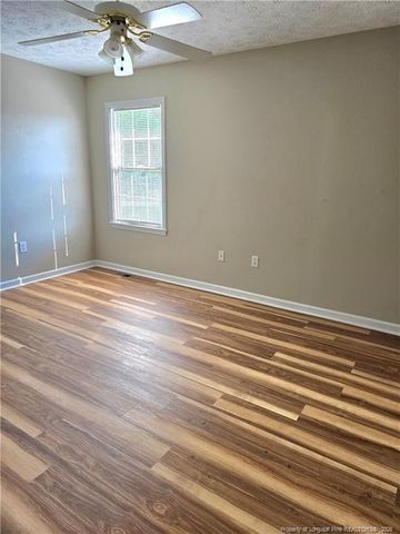108 Laura Lane, Raeford, NC 28376