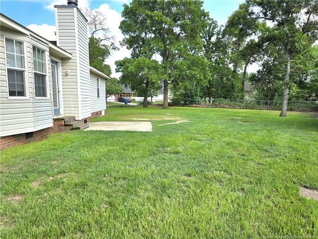108 Laura Lane, Raeford, NC 28376