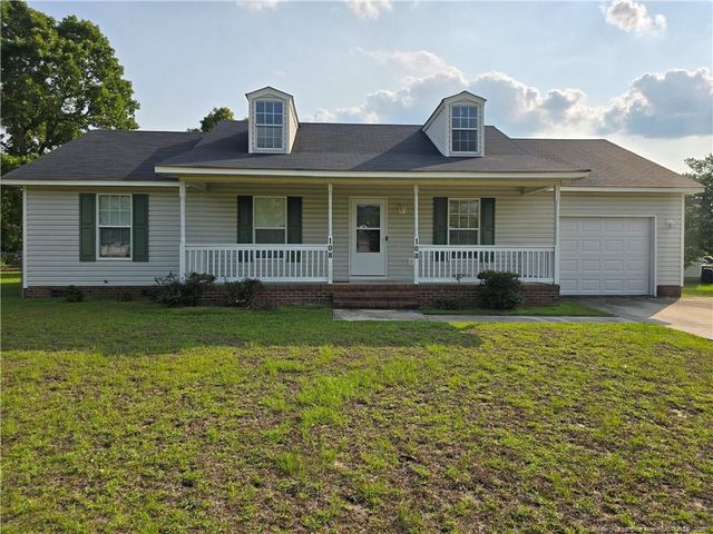 108 Laura Lane, Raeford, NC 28376