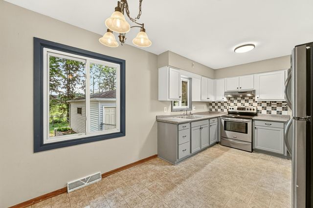 1706 34th Street NW, Rochester, MN 55901