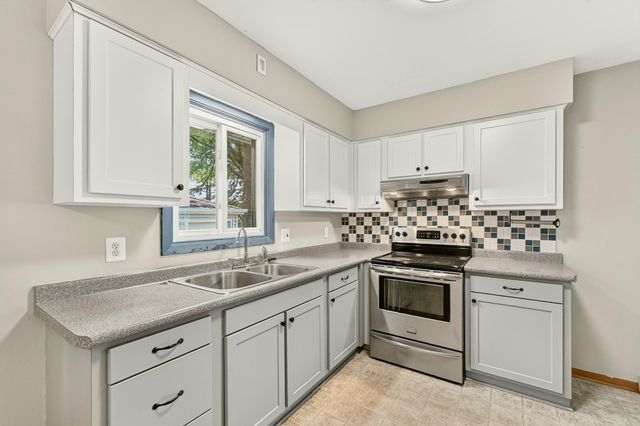1706 34th Street NW, Rochester, MN 55901