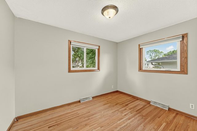 1706 34th Street NW, Rochester, MN 55901