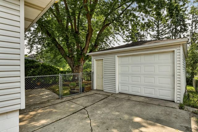1706 34th Street NW, Rochester, MN 55901