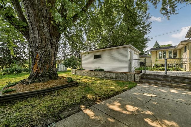 1706 34th Street NW, Rochester, MN 55901