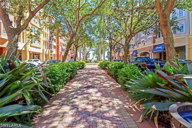 401 Bayfront PL 3502, Naples, FL 34102