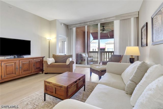 401 Bayfront PL 3502, Naples, FL 34102