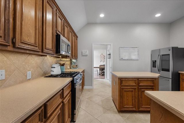 521 Ivory Stone Lane, League City, TX 77573