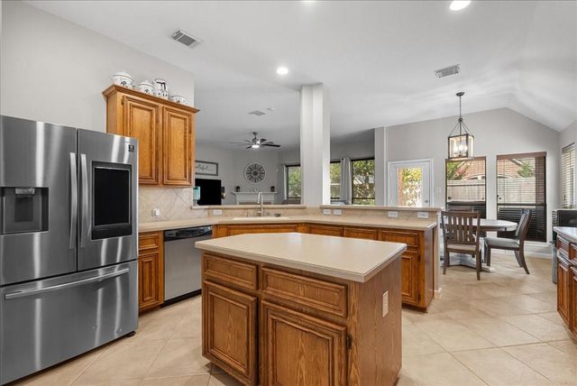 521 Ivory Stone Lane, League City, TX 77573