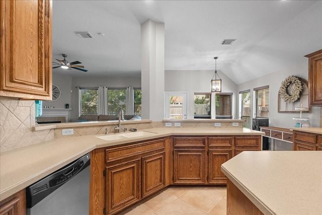 521 Ivory Stone Lane, League City, TX 77573