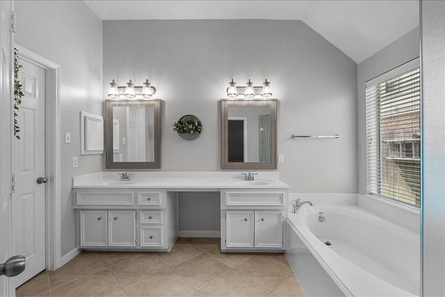 521 Ivory Stone Lane, League City, TX 77573