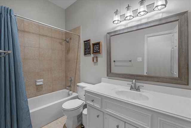 521 Ivory Stone Lane, League City, TX 77573