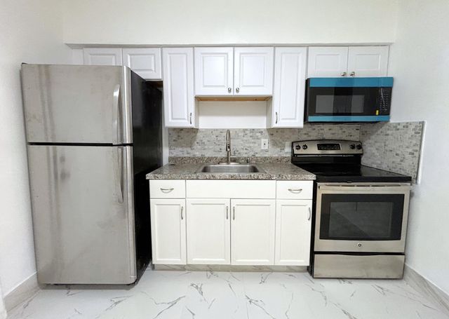 4009 SW 24th Street, West Park, FL 33023