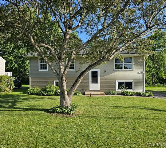 703 Beach Road, Evans, NY 14006