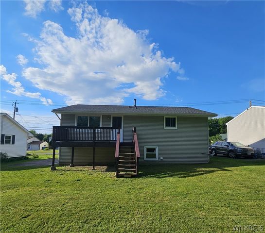 703 Beach Road, Evans, NY 14006