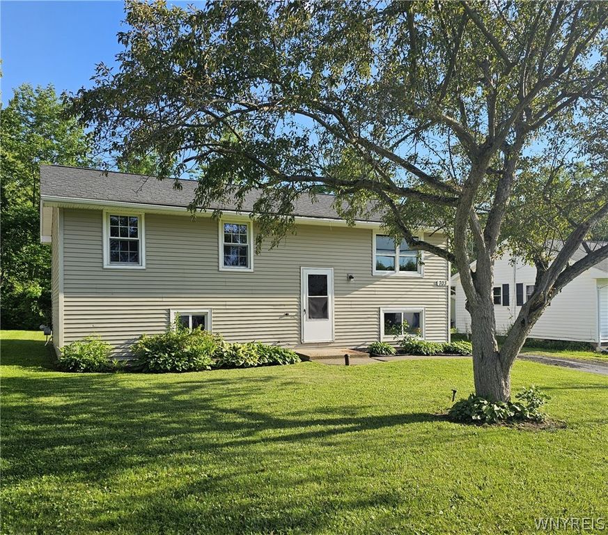 703 Beach Road, Evans, NY 14006