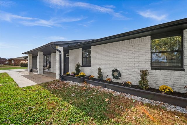 1822 Daisy Circle, Lowell, AR 72745