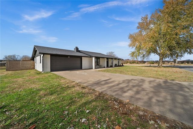 1822 Daisy Circle, Lowell, AR 72745