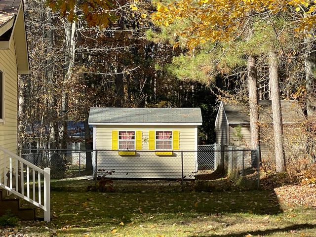 7937 Hillcrest Road, Roscommon, MI 48653