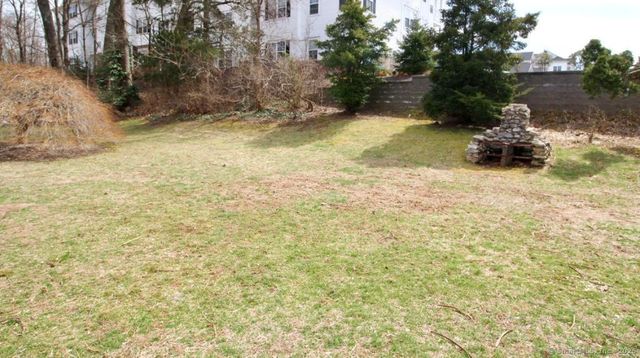 50-52 House Street, Glastonbury, CT 06033