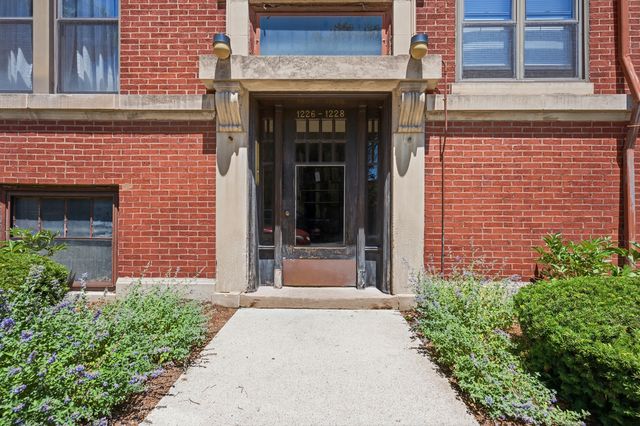 1226 E 54th Street 2w, Chicago, IL 60615