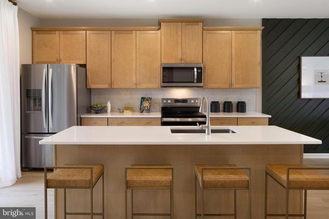 2558 NEABSCO COMMON PL, Woodbridge, VA 22191