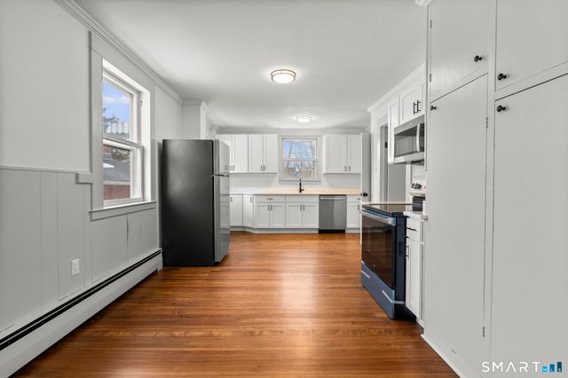 26 Water Street, Guilford, CT 06437