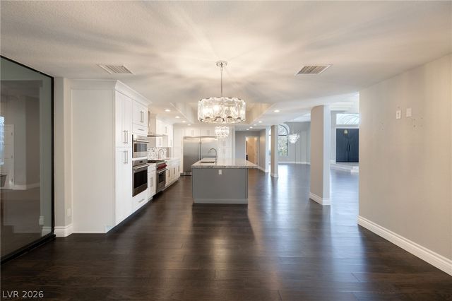 13 Dovetail Circle, Henderson, NV 89014