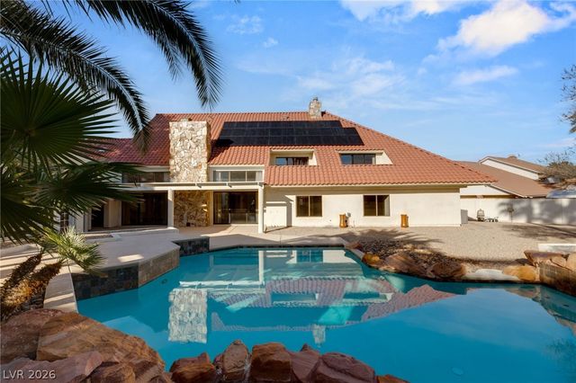 13 Dovetail Circle, Henderson, NV 89014