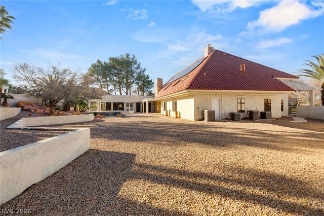 13 Dovetail Circle, Henderson, NV 89014