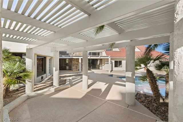 13 Dovetail Circle, Henderson, NV 89014