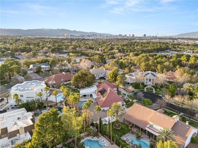 13 Dovetail Circle, Henderson, NV 89014