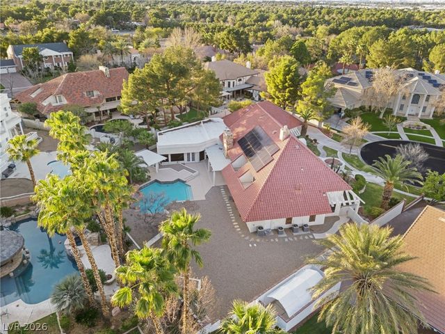 13 Dovetail Circle, Henderson, NV 89014