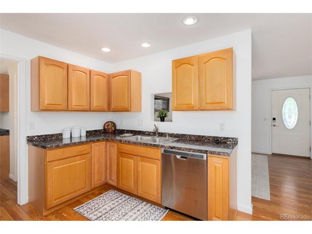 9609 W Eureka Pl, Lakewood, CO 80227
