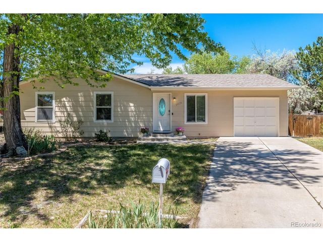9609 W Eureka Pl, Lakewood, CO 80227