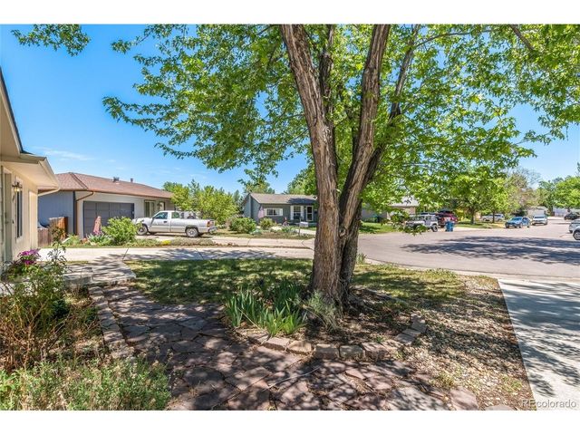 9609 W Eureka Pl, Lakewood, CO 80227