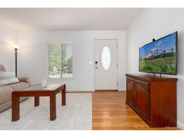 9609 W Eureka Pl, Lakewood, CO 80227