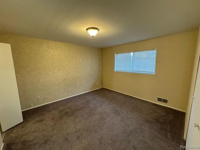 587 E Fox Hills Drive, Bloomfield Village, MI 48304