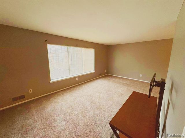 587 E Fox Hills Drive, Bloomfield Village, MI 48304