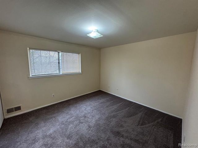 587 E Fox Hills Drive, Bloomfield Village, MI 48304